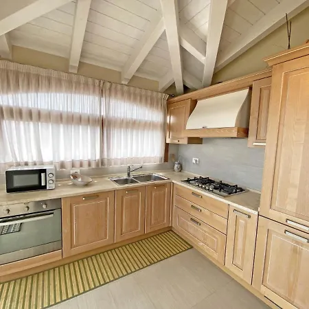 H41 Attico Moderno Vista Mare In Centro Storico Апартаменты Будони